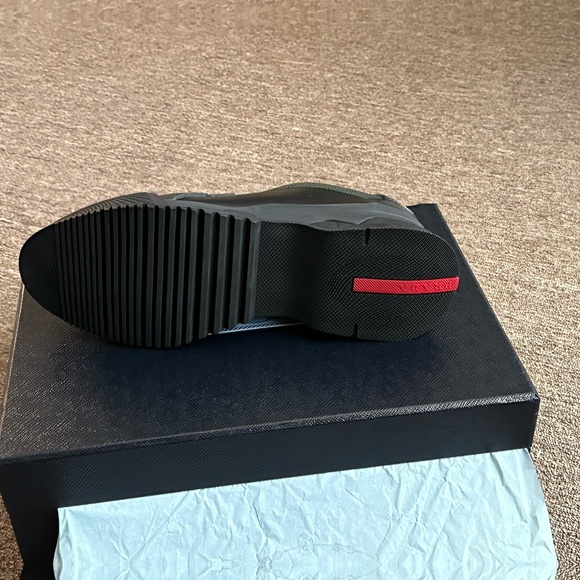 Prada shoes - Picture 2 of 4